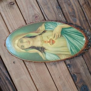 VTG scared Heart of Mary on tree trunk slice
